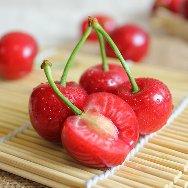 烟港 现货烟台福山大樱桃大红灯1.5斤装 果径2